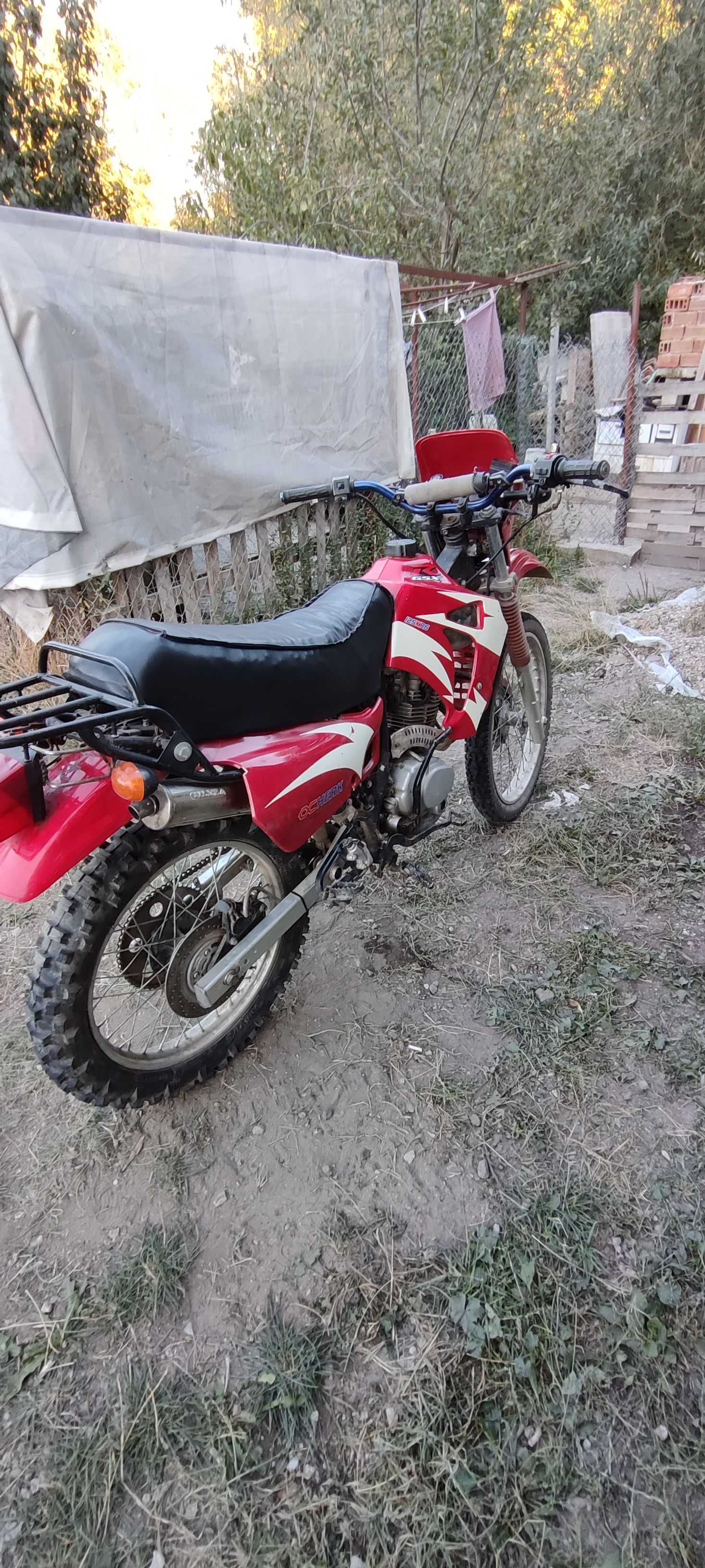 Продавам Кросов Мотор 4t 125cc може и бартер за по мощен