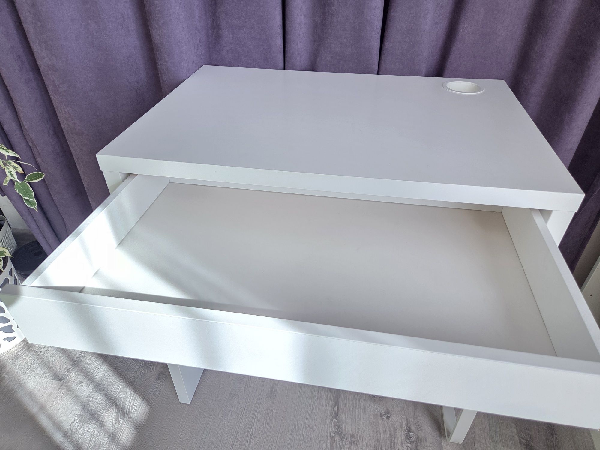Бяло бюро Micke Ikea