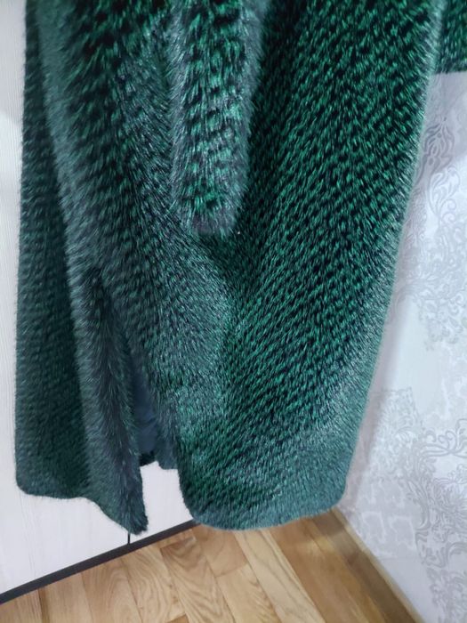 Шуба изумрудного цвета