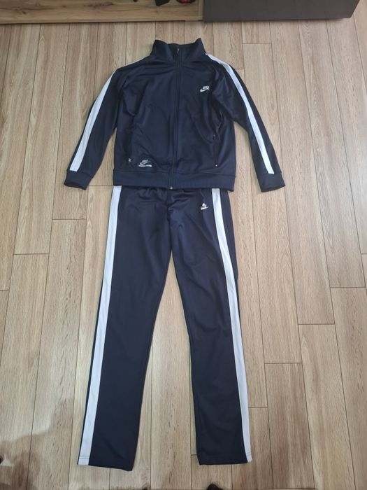 Дамски екипи 35лв бр.