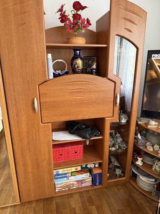 Vand set mobilier living in stare foarte buna