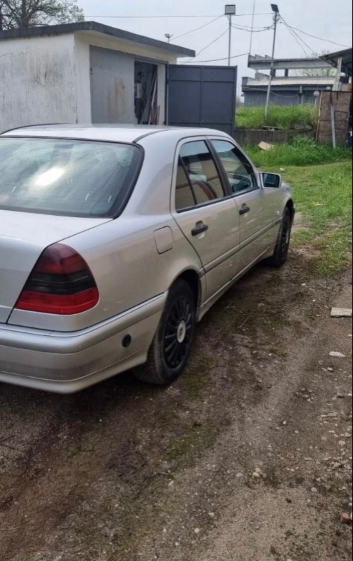 Mercedes Benz C180