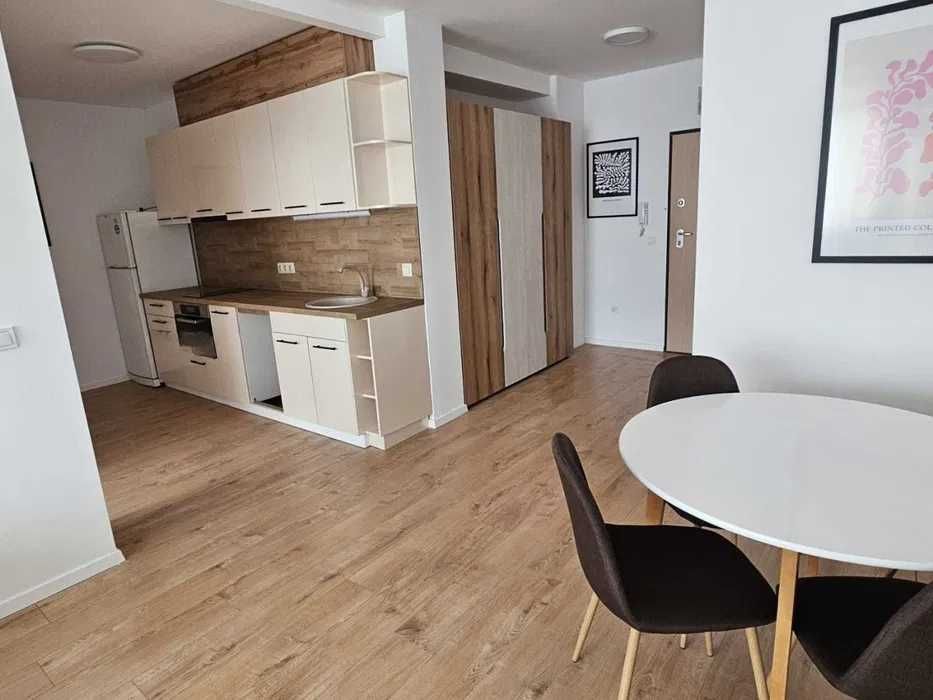 Închiriez Apartament cu 2 camere - Zona 1 Decembrie - După 14 Iulie