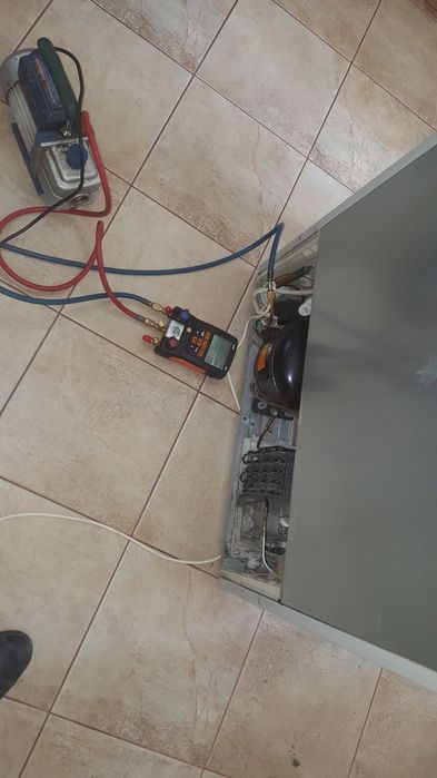 Reparatii camere frigorifice,lazi frigorifice, vitrine