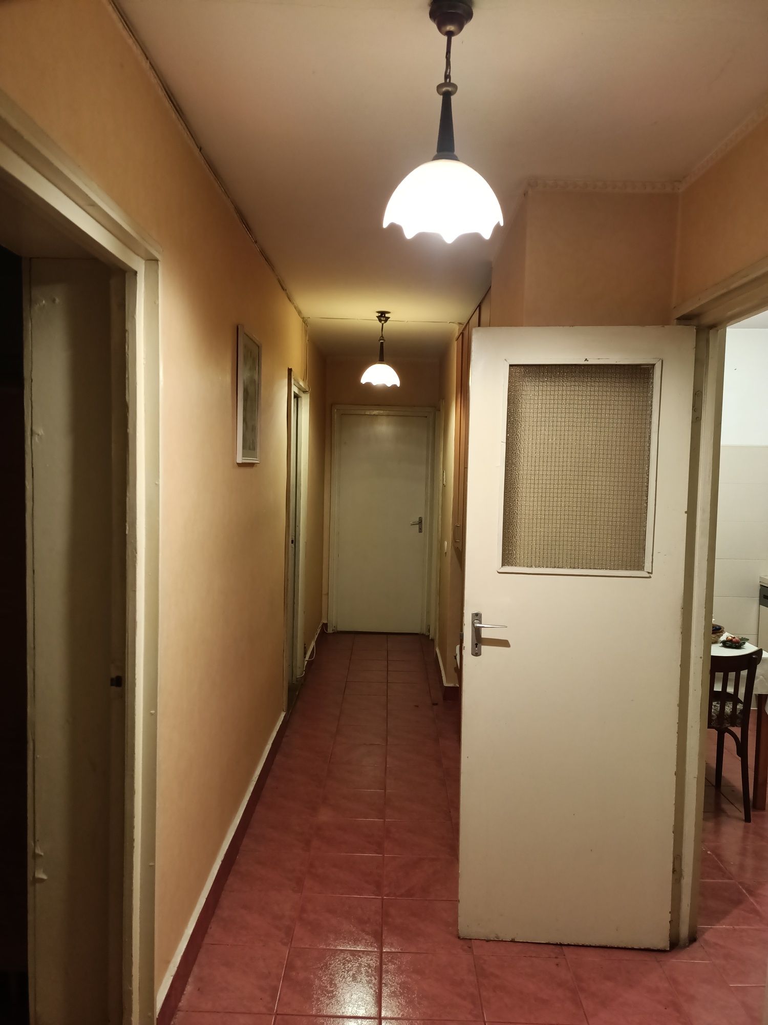 Apartament cu 4 camere de vânzare