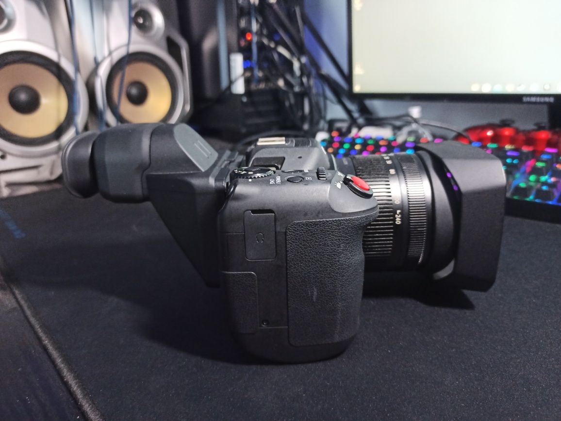 Camera Canon XC10 4k + set accesorii