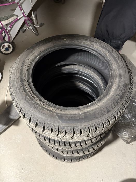 Комплект зимних шин почти новые Yokohama