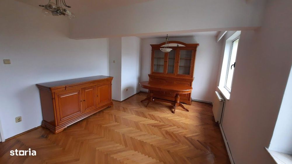 B-dul Unirii (ultracentral)–ap. cu 5 camere, 2 bai, boxa si garaj