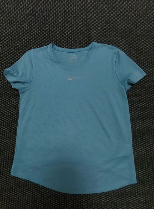 Nike тениска S размер дамса