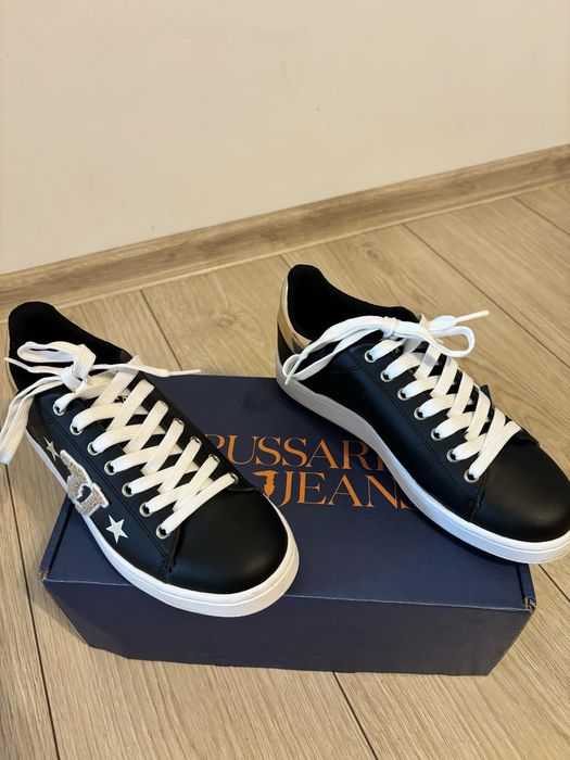 Дамски кецове Trussardi
