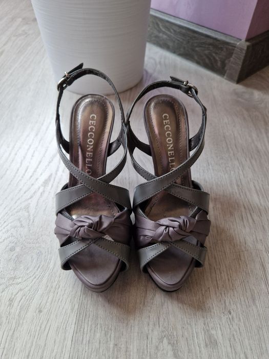 Босоножки продам