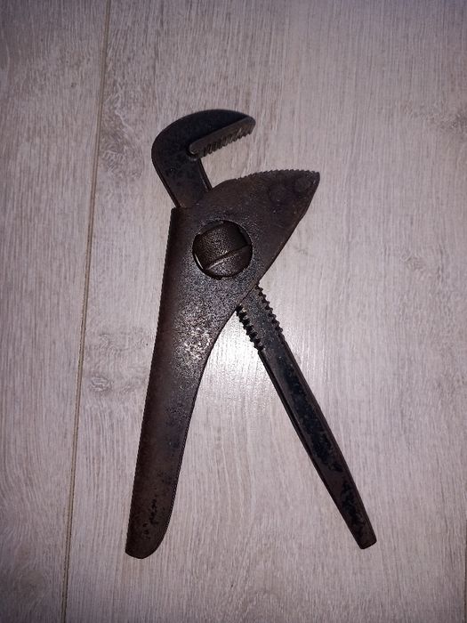 Стар тръбен ключ