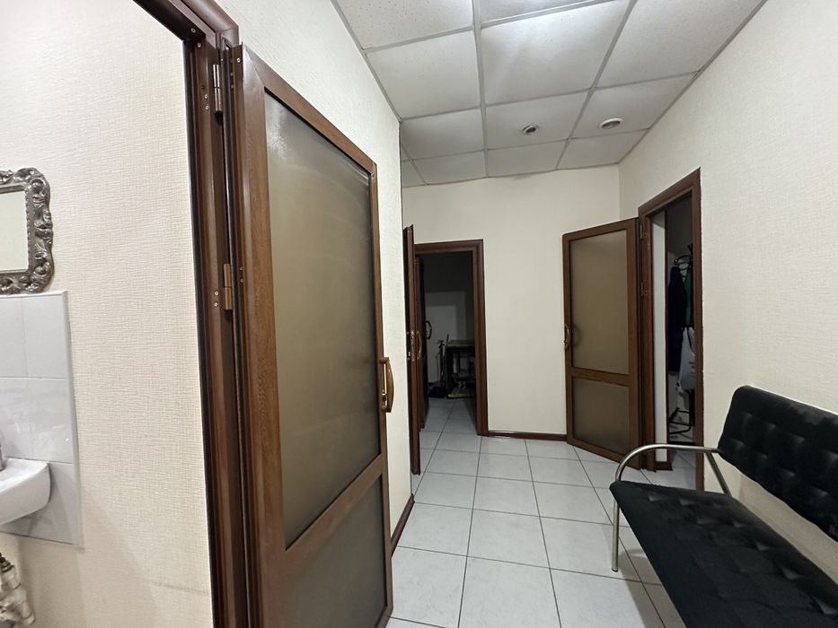 Очень срочно Продаётся не жилое помещение 127 кв, ориентир: Гламур