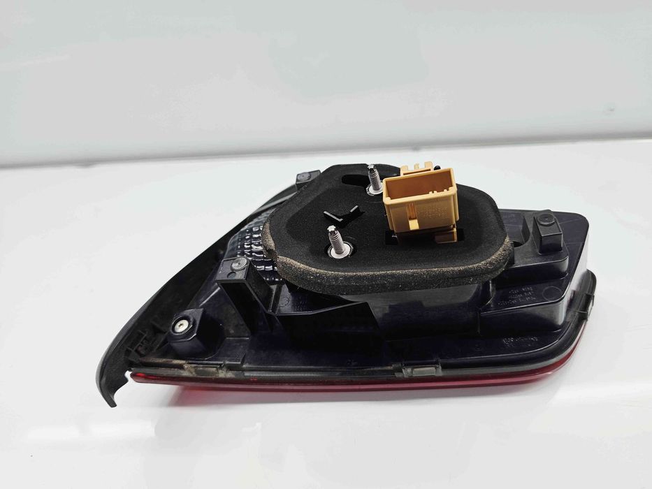 Stop haion stanga Volkswagen Passat B8 (3G2) [Fabr 2015-prezent] OEM