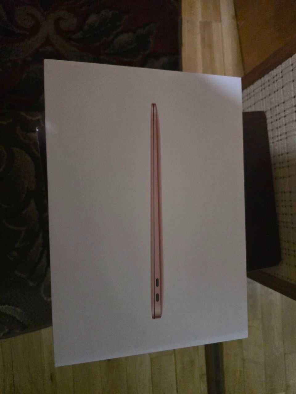 Продаю Macbook M1 13 8/256 в идеальном состоянии