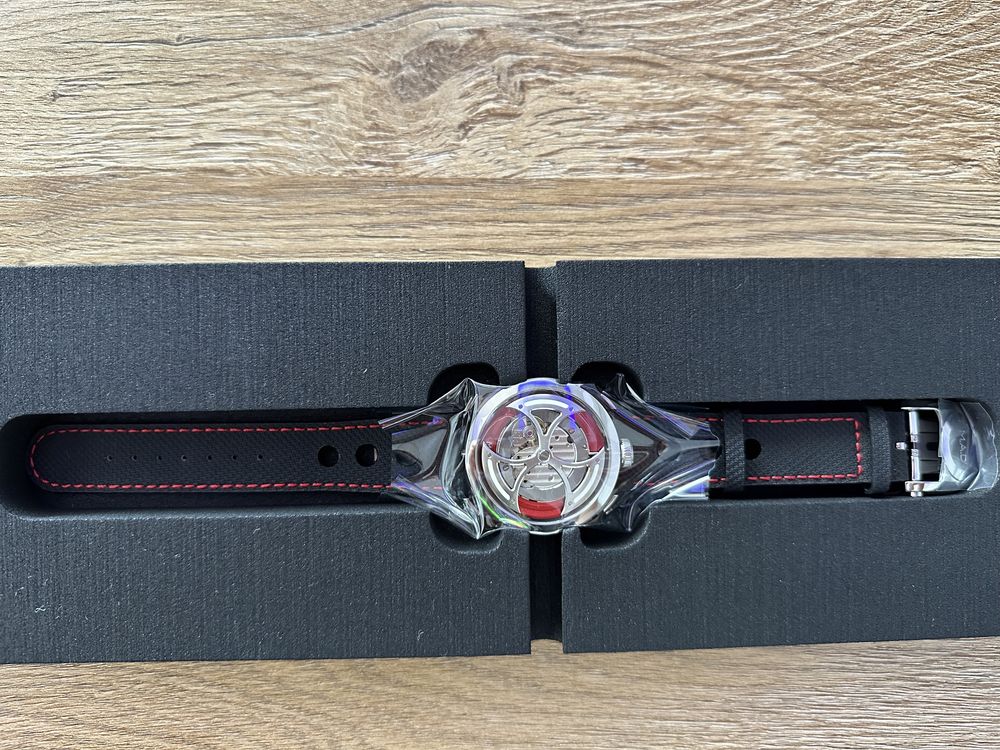 Mad Edition red часовник