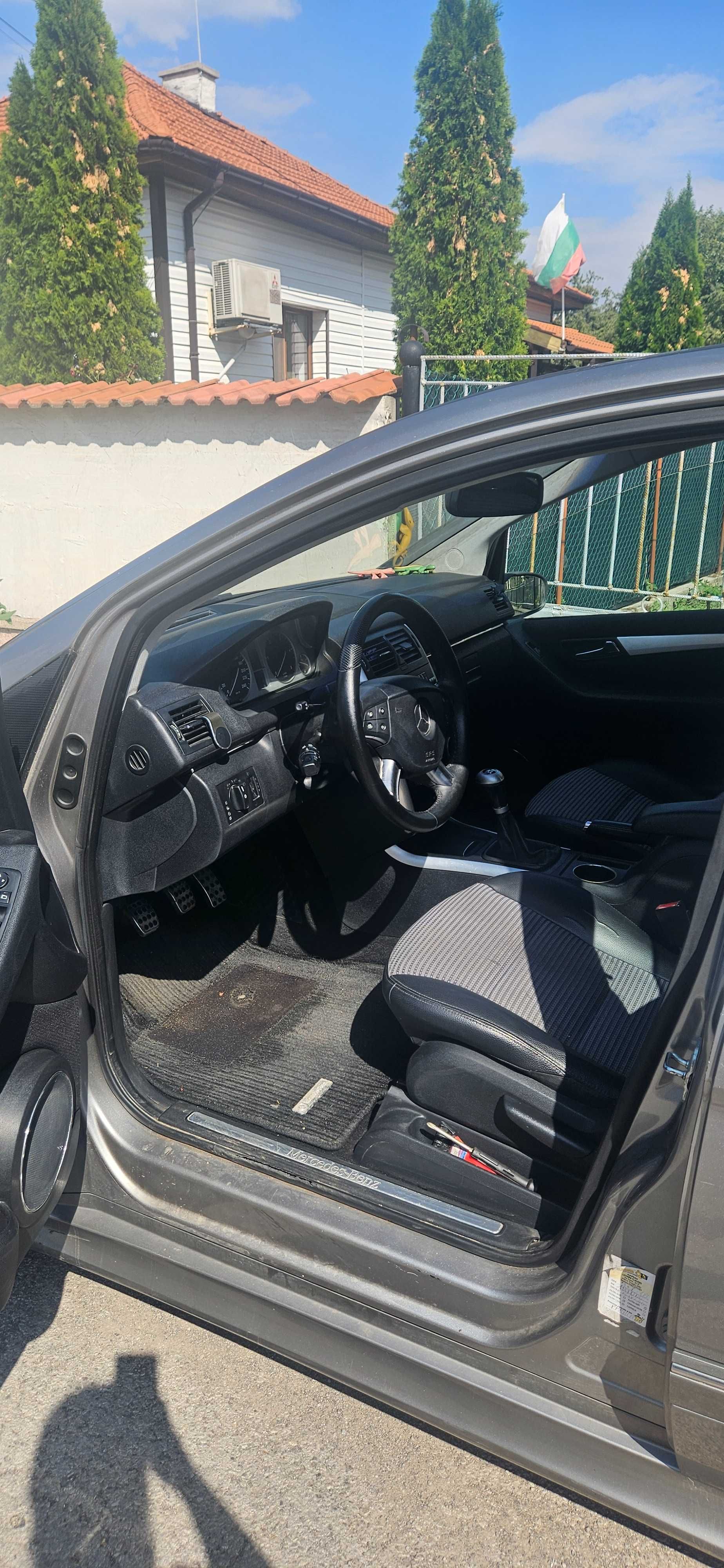 Mercedes benz b180