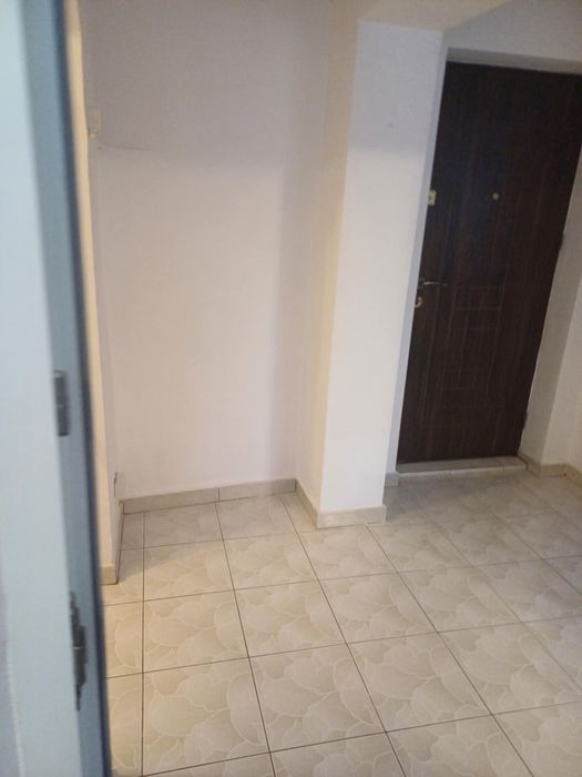 Vand apartament 2 camere Zona Industriala