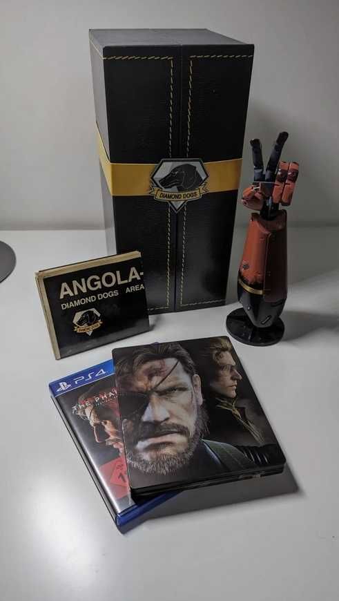 Metal Gear Solid V: The Phantom Pain Collector's Edition - PS4 + Guide