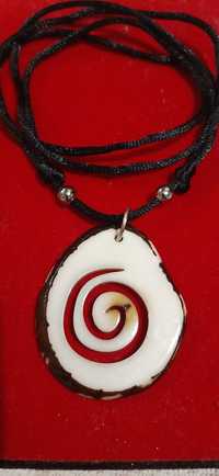 Медальон,от естествена палма/tagua