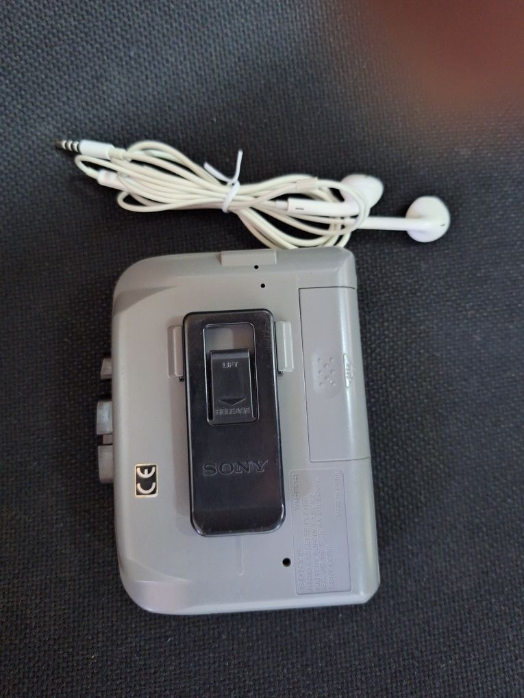 Уокмен SONY Walcman WM-FX 141