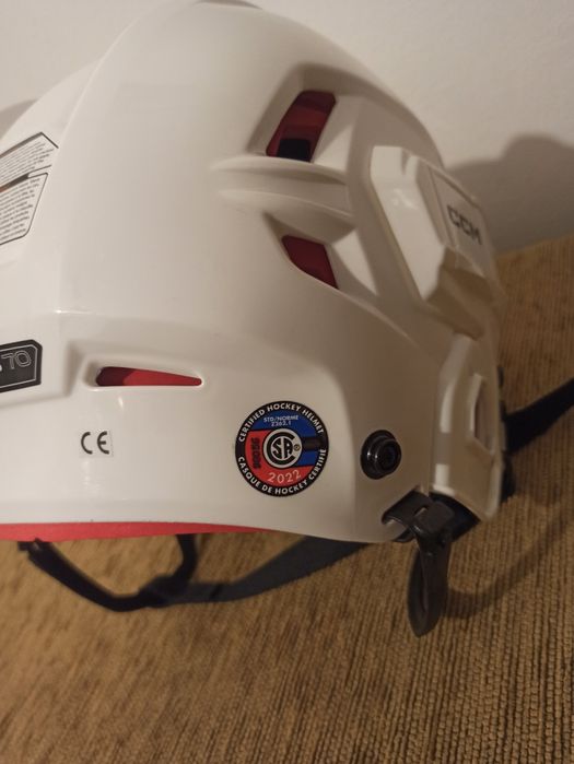 Cască hockey CCM Tacks 70. (NOUĂ)