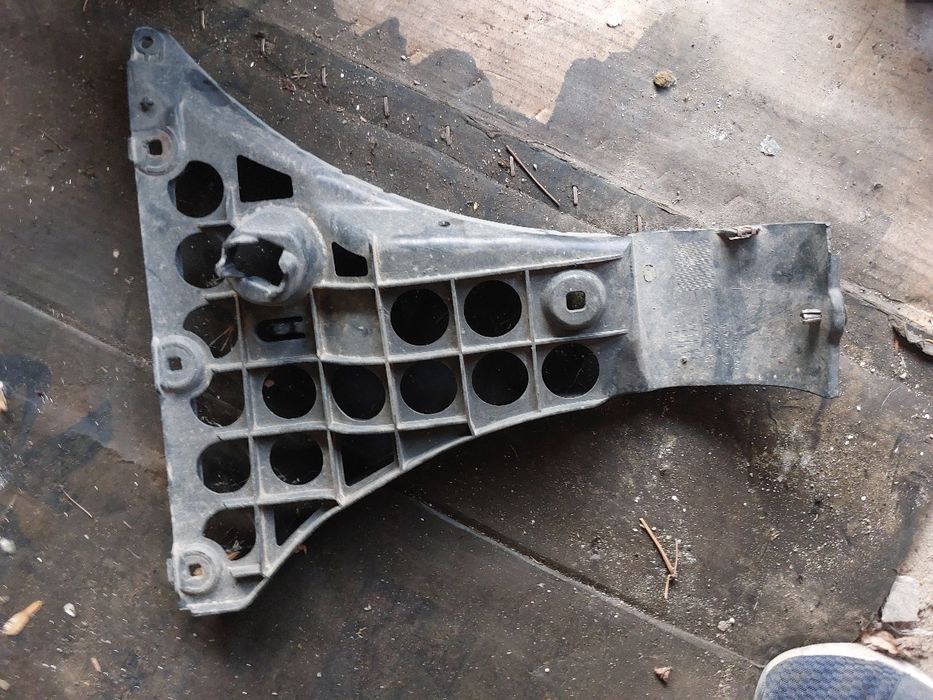 Държачи за броня е90 е91 бмв  2.0д 184кс bmw e90 e91 2.0d