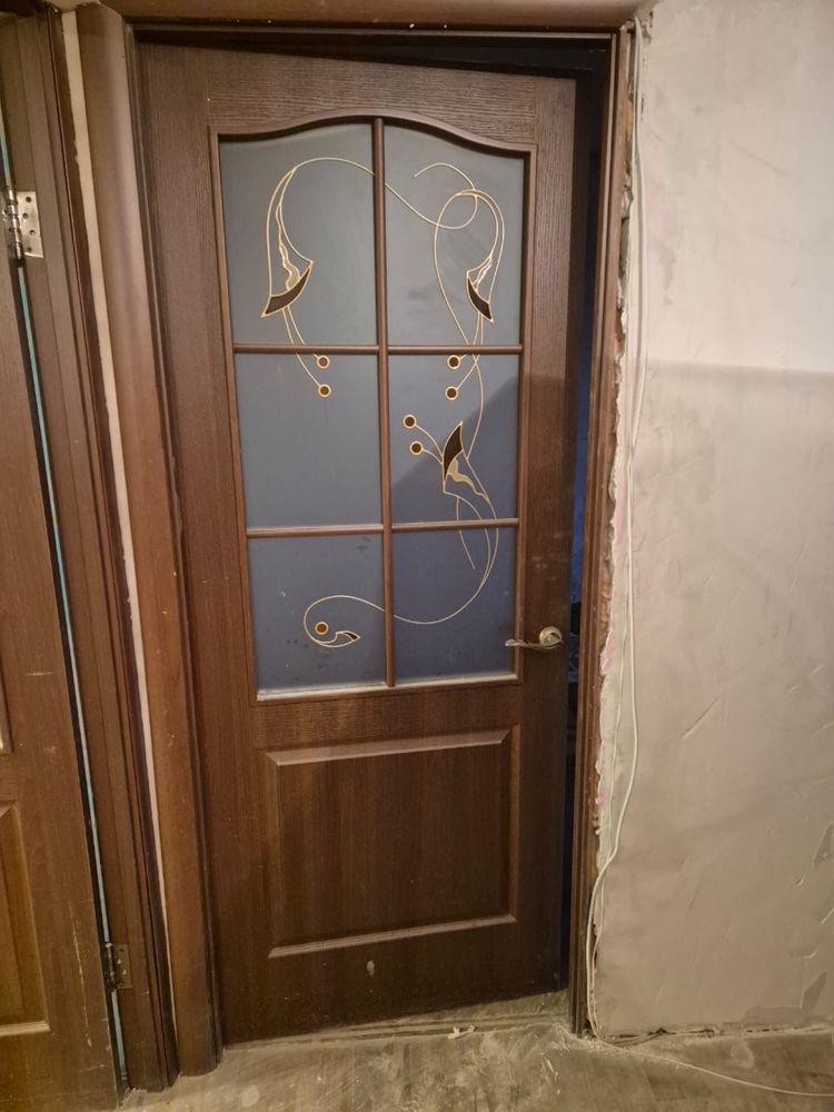 Продам двери б/у