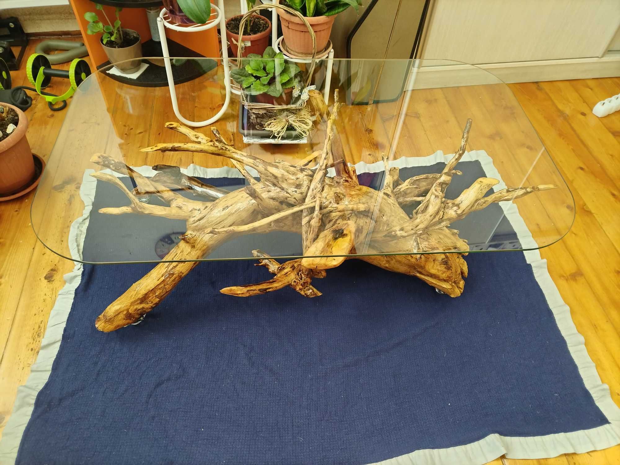 Уникални  маси, ръчно изработени.