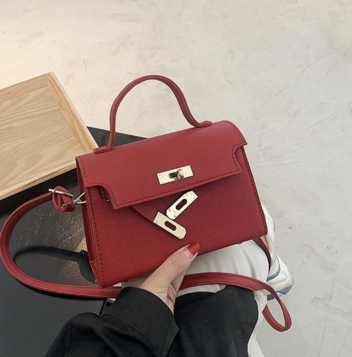 Сумка красный кросс боди