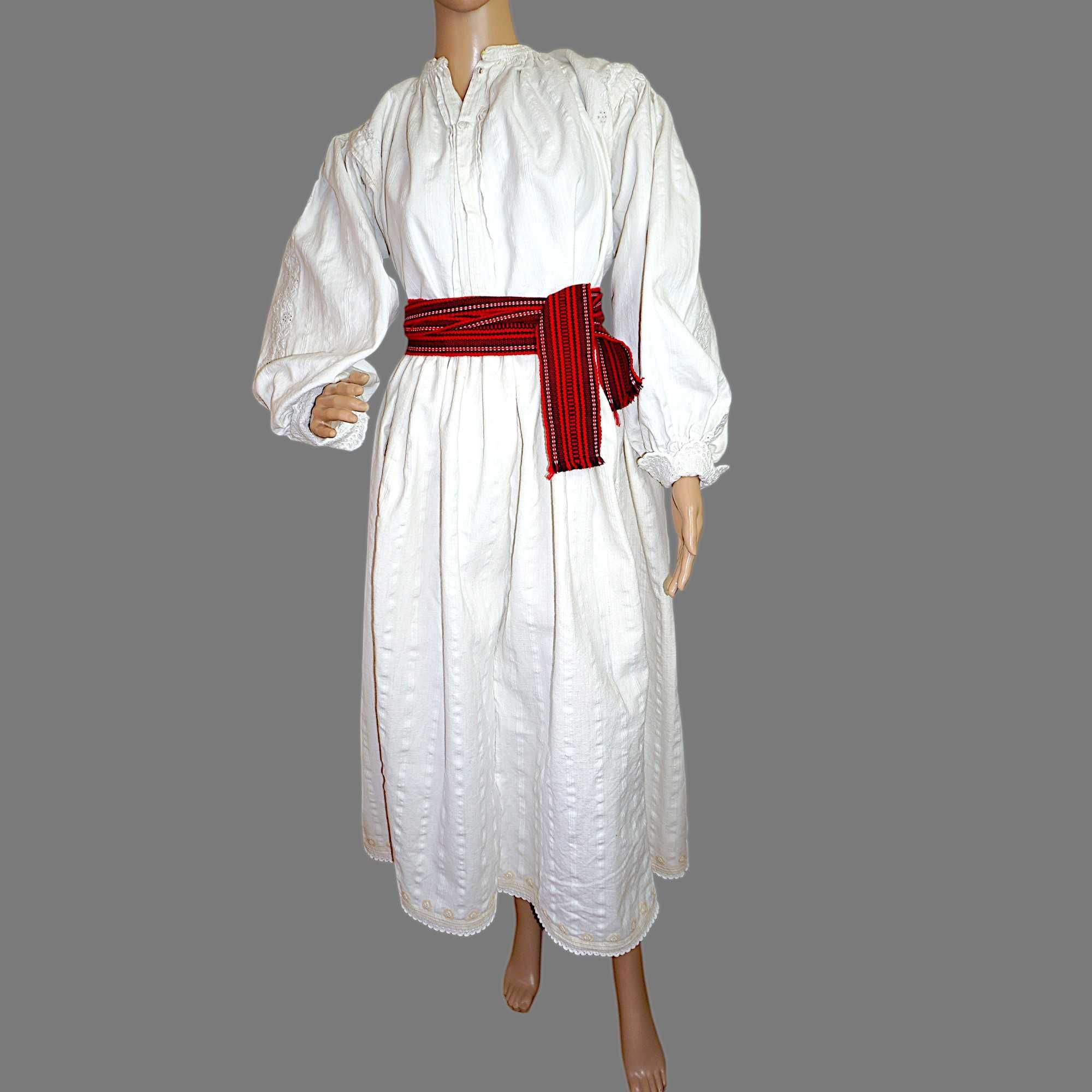 Costum popular autentic vechi lucrat manual masura M-L