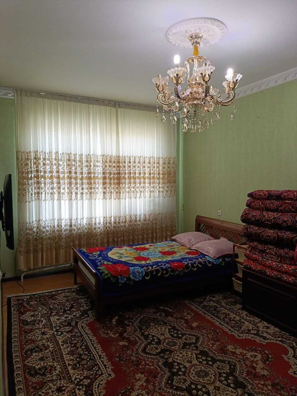 Сотилади 4/3/4 Коракамич 1/3 (мебель ва техника билан)