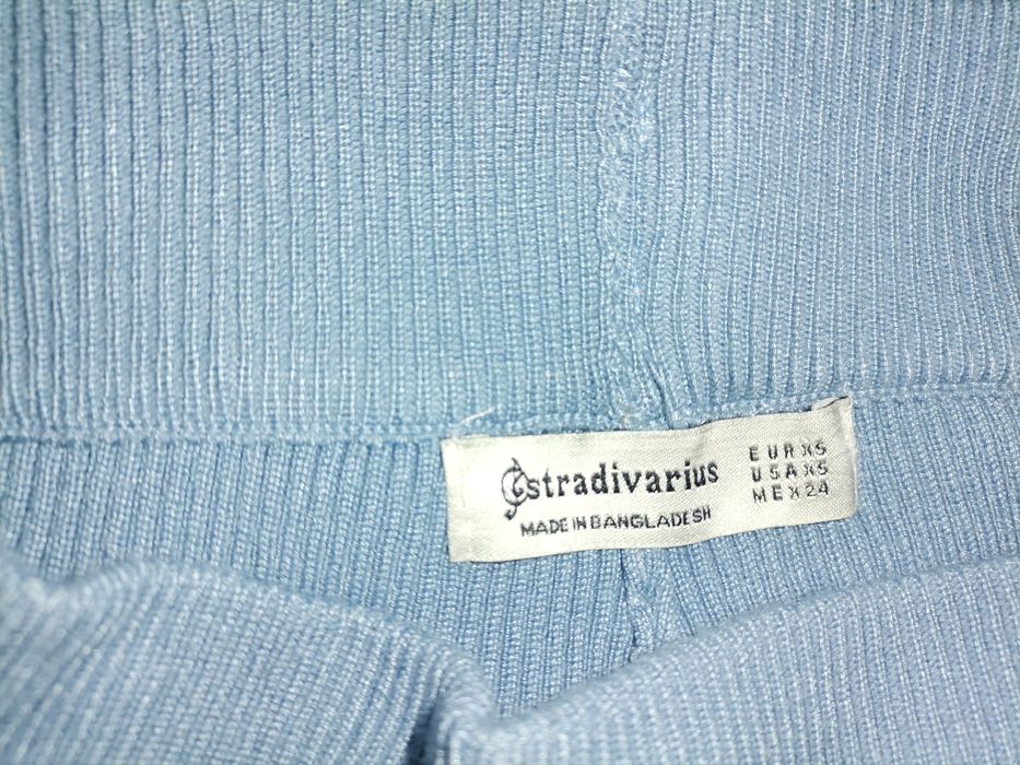 Pantaloni mărimea XS, Stradivarius, impecabili, purtați o data