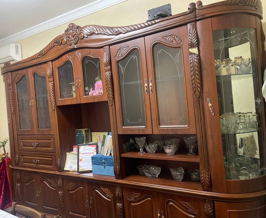 Котта ойнали шкаф