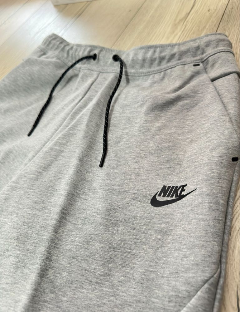 Nike Tech Fleece