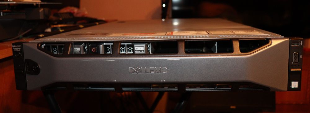 Server Dell PEdge R730XD 18 Bays LFF/SFF 28 Cores 128Gb 2200W Bezel