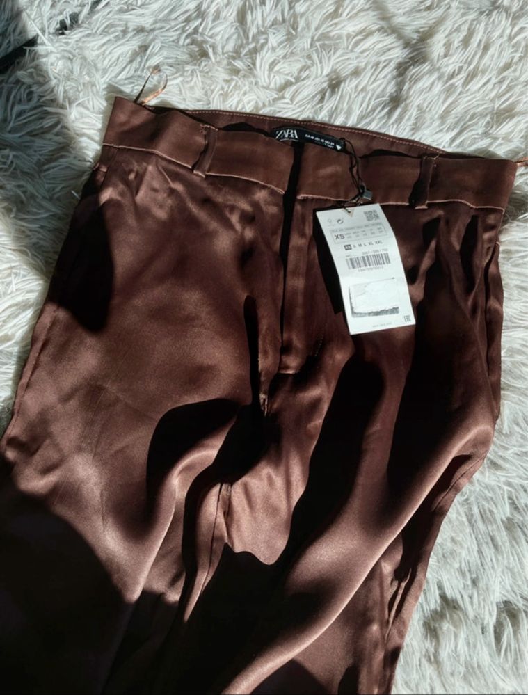 Pantaloni satin Zara xs noi cu eticheta