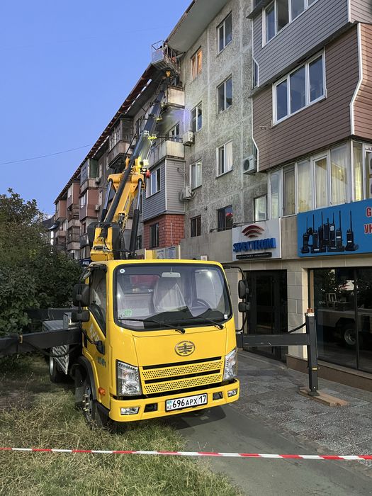 Автовышка компактный до 30м. Услуги автовышки Агп, Автовишка, Вышка