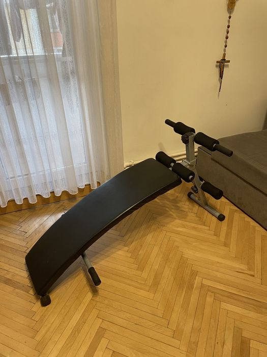 Aparat pentru abdomene – compact, eficient și ușor de folosit!