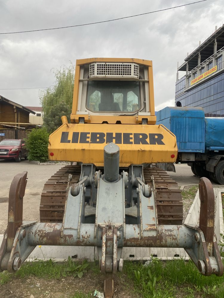 Продам бульдозер Liebherr