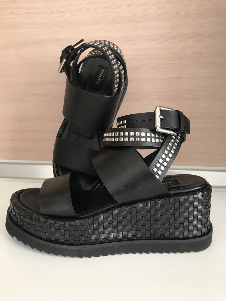 Сандали PINKO.