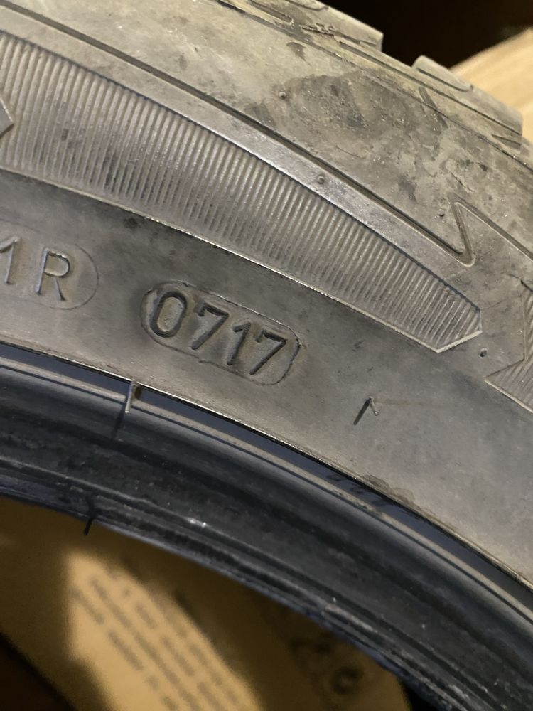Зимни гуми Goodyear 215/55/17 2 броя