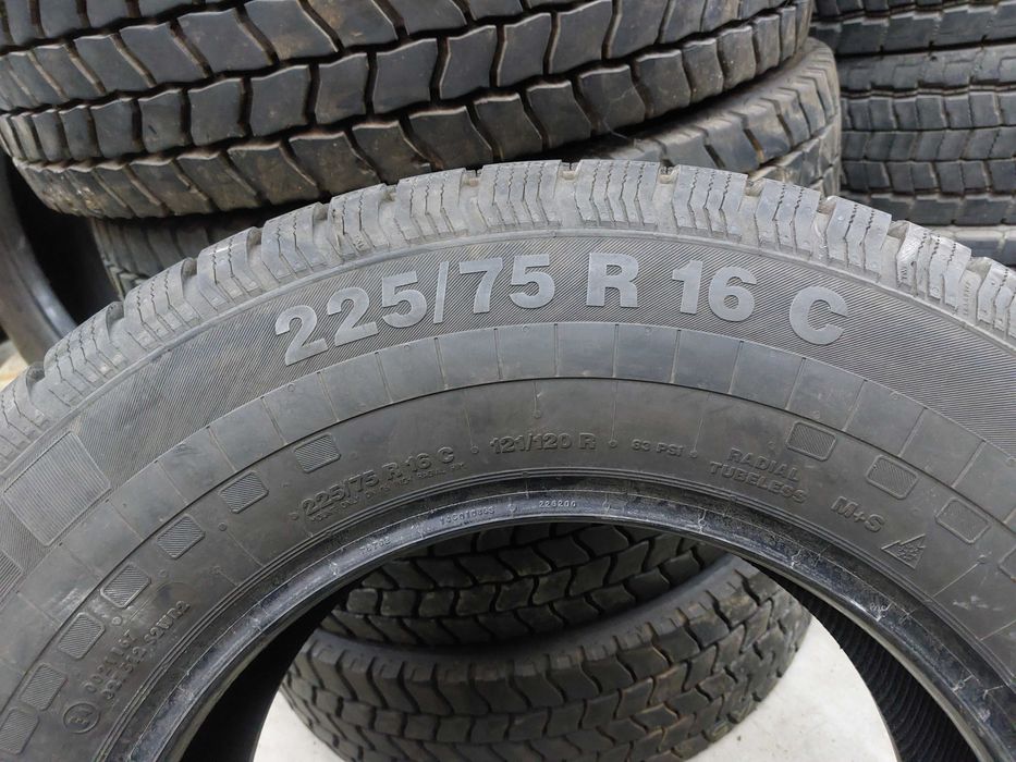 2бр.всесезонни гуми CONTINENTAL 225/75/16C 121R DOT 4722