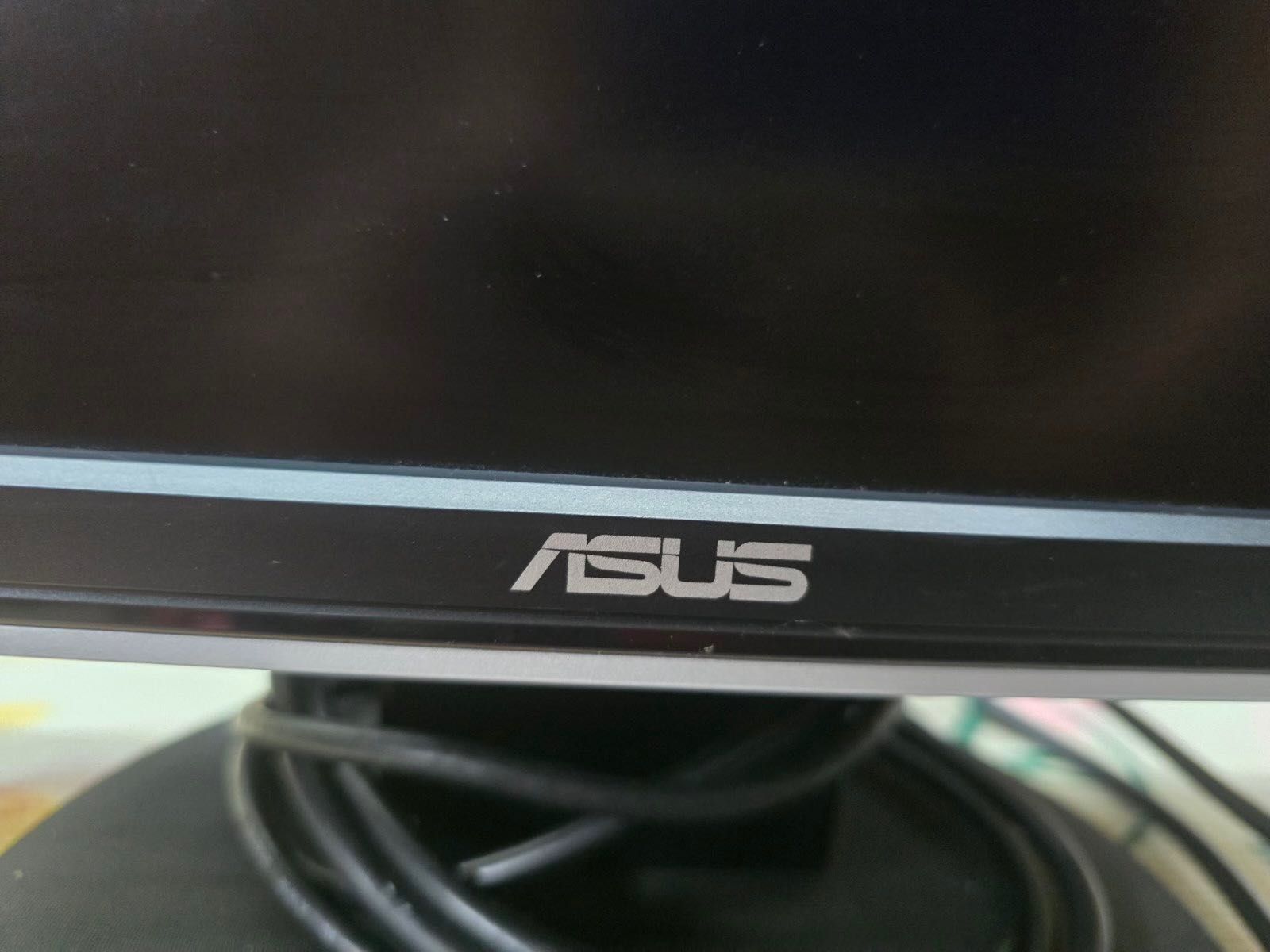 Монитор плосък LCD ASUS /LOC