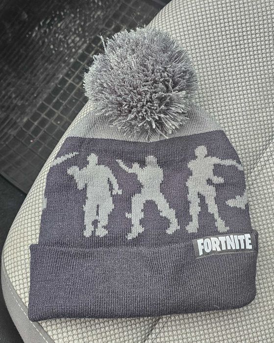 Căciuli ,fesuri bennie Fortnite original, nou,