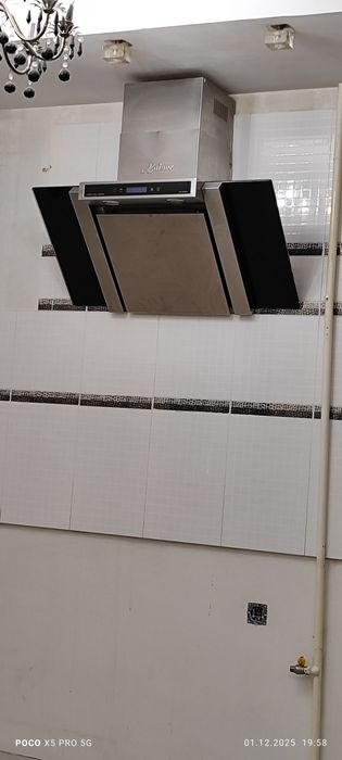 Вытяжка электрическая б/у.