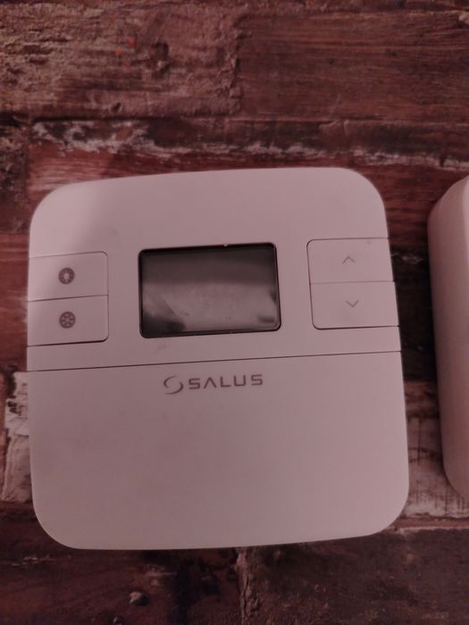 Termostat SALUS RT310I