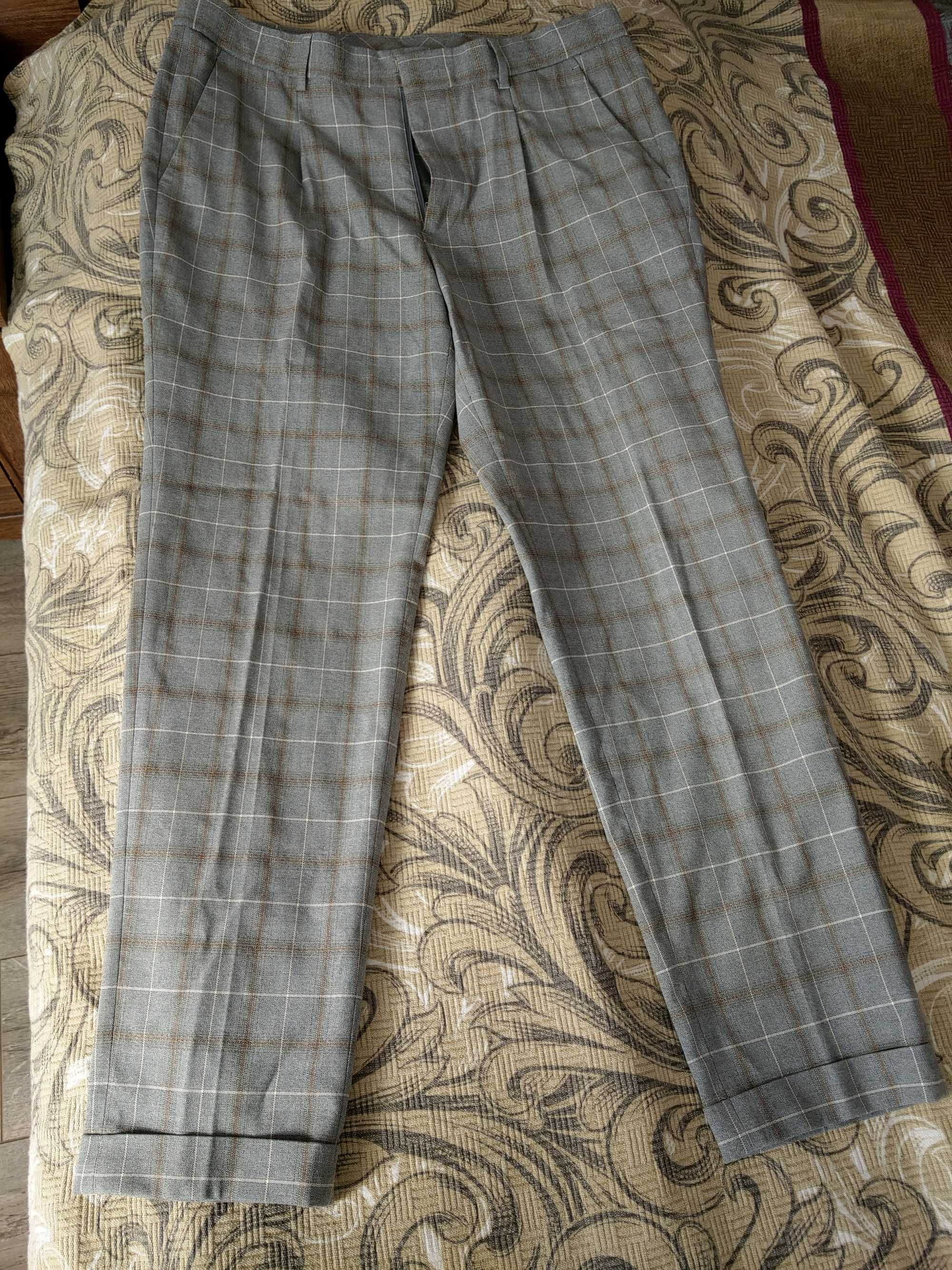 Спортно- елегантни мъжки панталони H&M, EUR 36 и RESERVED, EUR 34