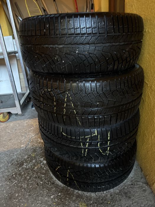 Черни гуми 225/45R17
