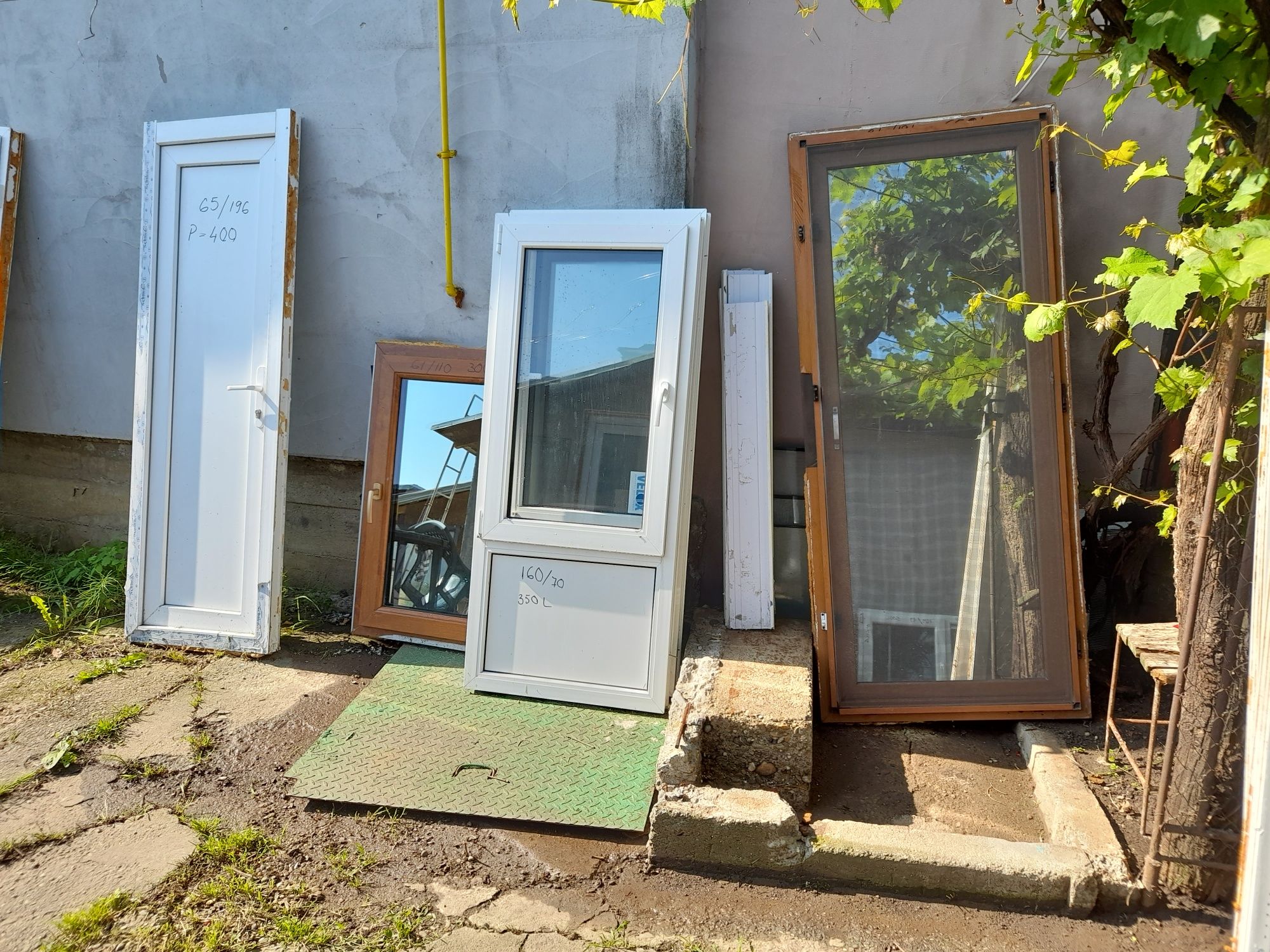 Usi  si geamuri de pvc ,intrare,baie ,pivnite,dependinte,metalice din